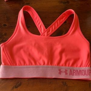 Simple cross back coral sports bra, very comfortable.